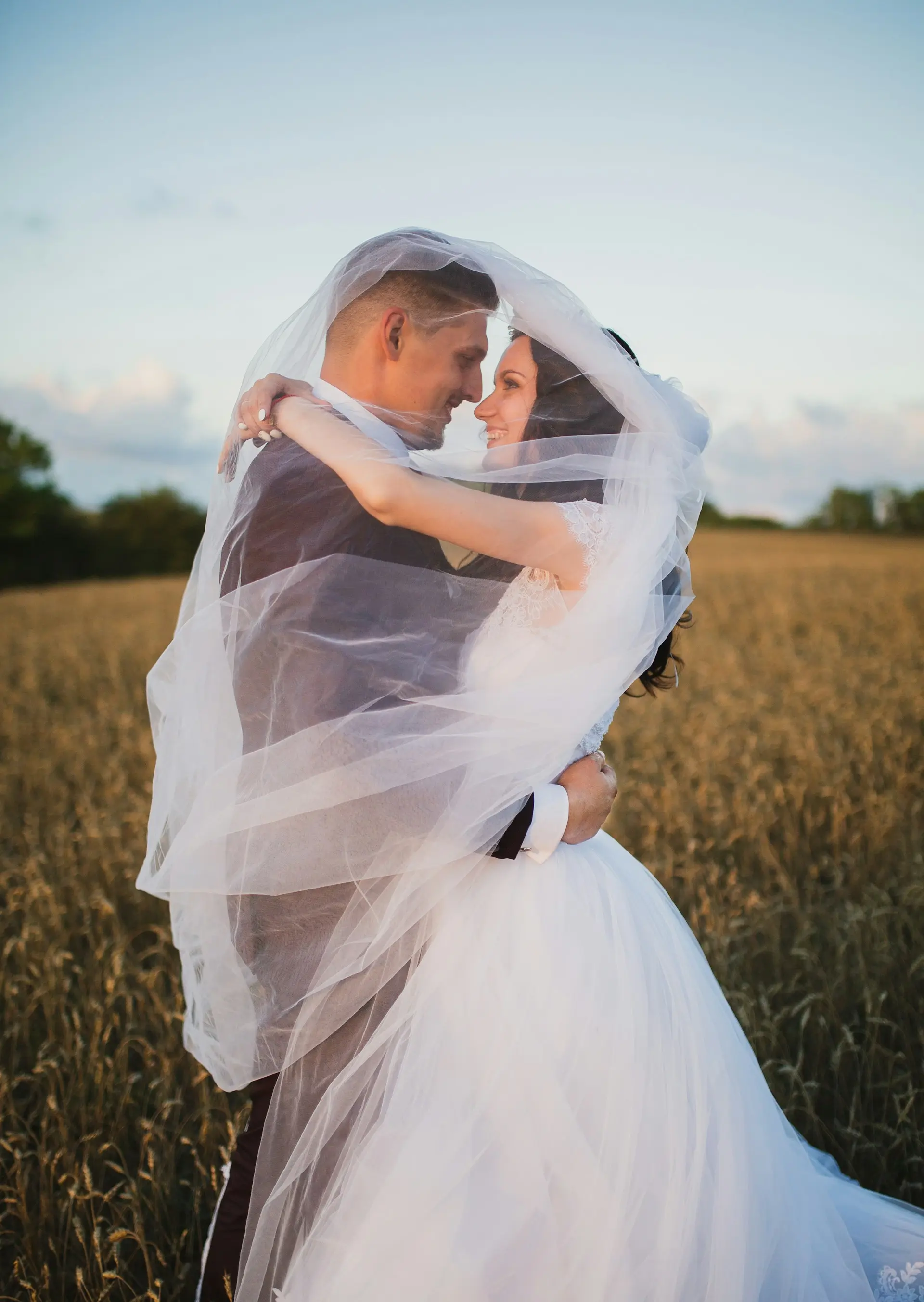 Minnesota wedding couple celebrating outdoors